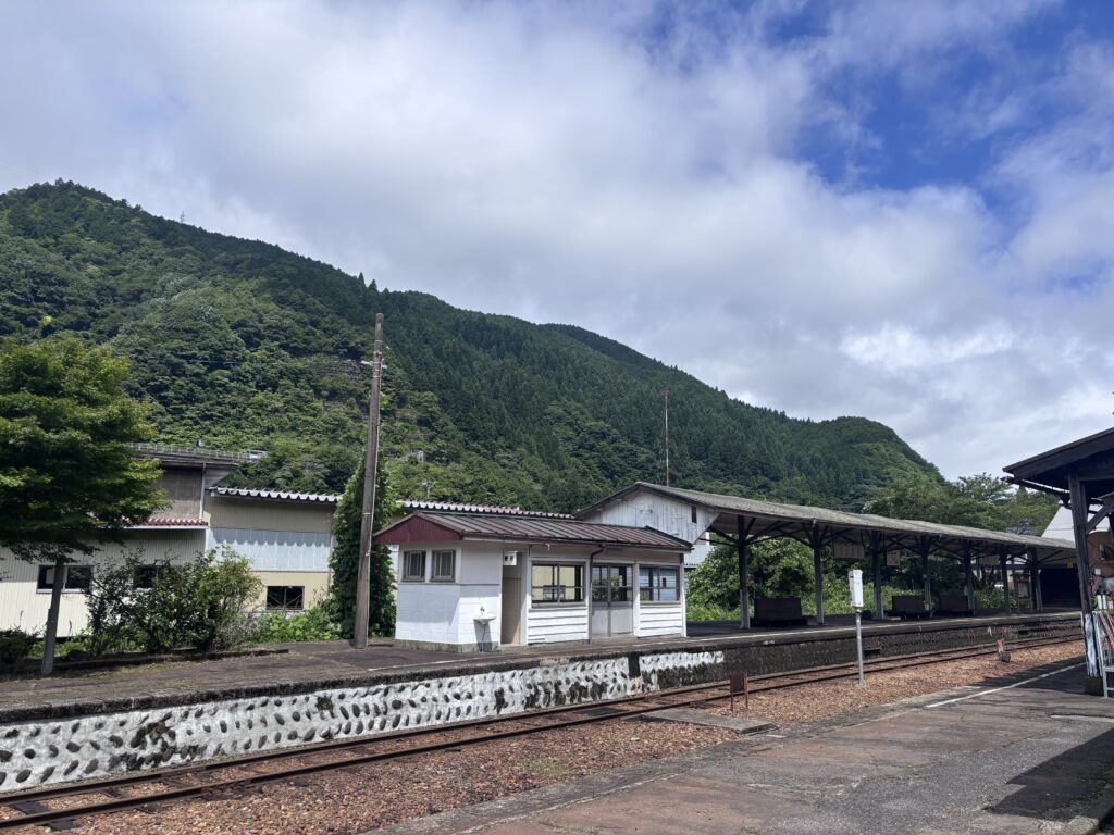 郡上八幡駅ホーム
