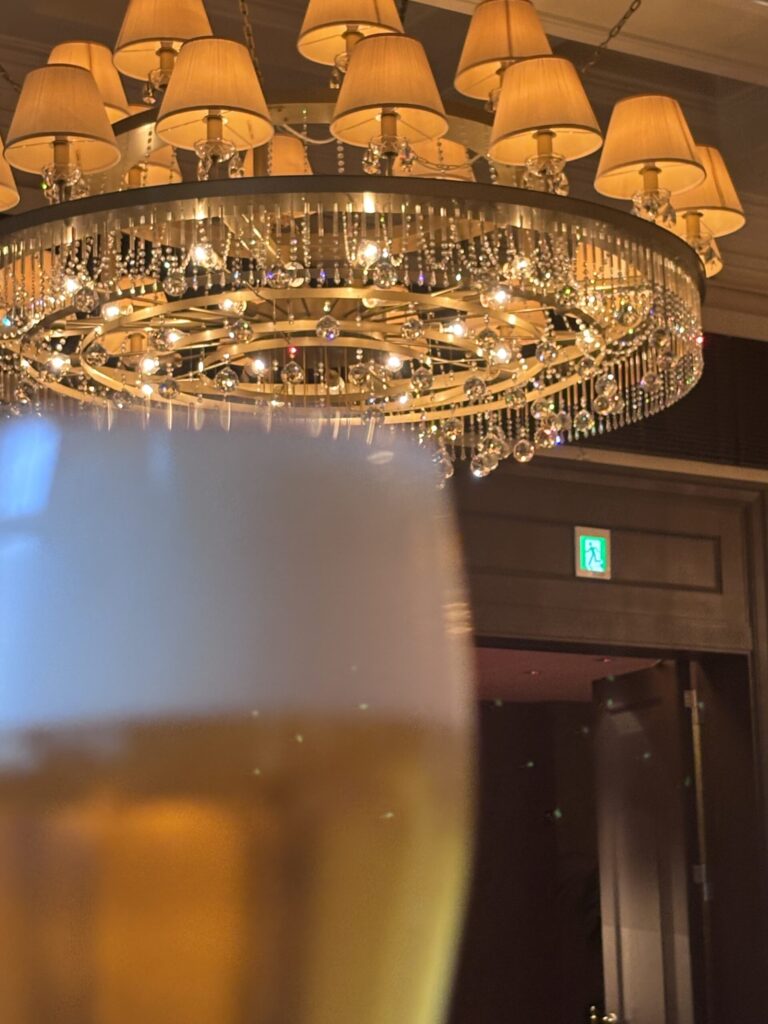旧桜宮公会堂シャンデリアとビール